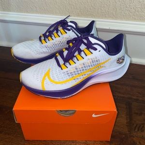 Boys size 5.5 (women’s 7) Nike zoom Pegasus LSU